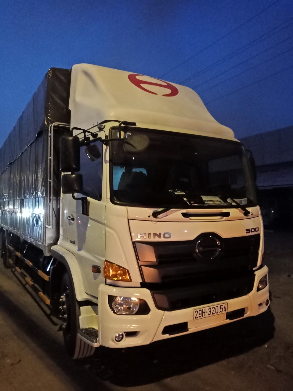 Mui lướt gió cho xe hino 500 EURO4