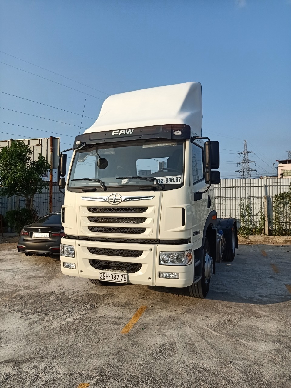 Mui lướt gió đầu kéo FAW